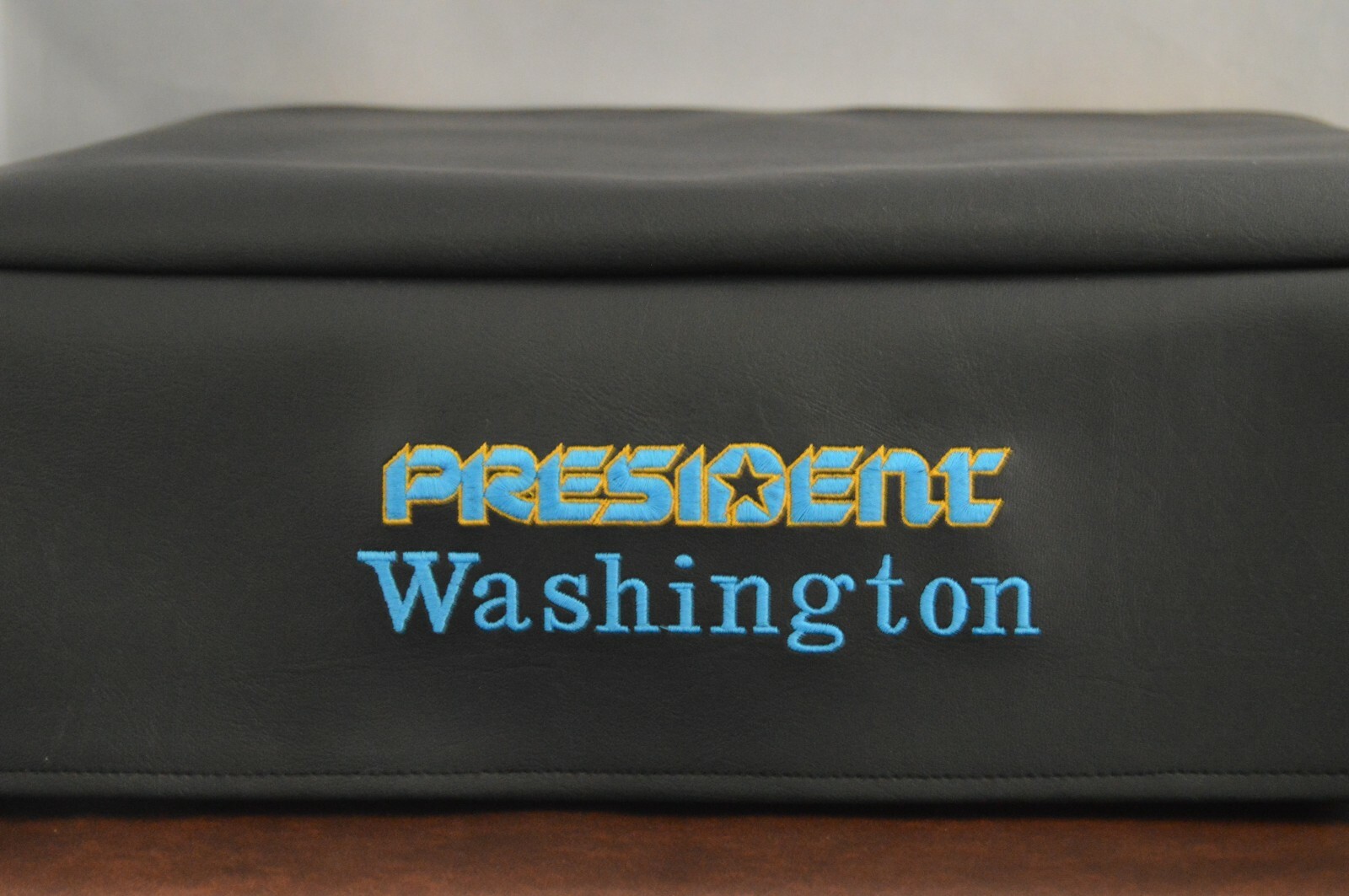 President Washington Signature Series with Single Speaker Unit Radio Dust Cover