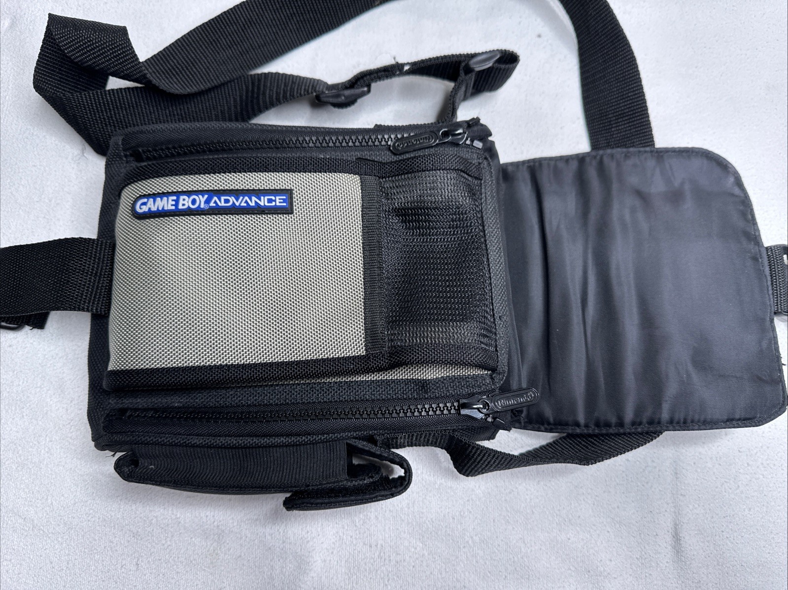 Nintendo GameBoy Advance Official Gray Large Travel Case Bag Vintage READ