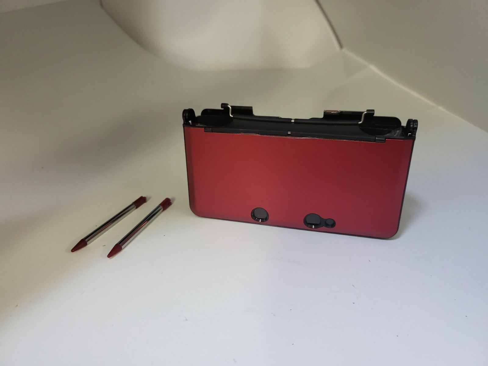 NEW RED Aluminum case W/2 Retractable Stylus Pens for the OLD Nintendo 3DS