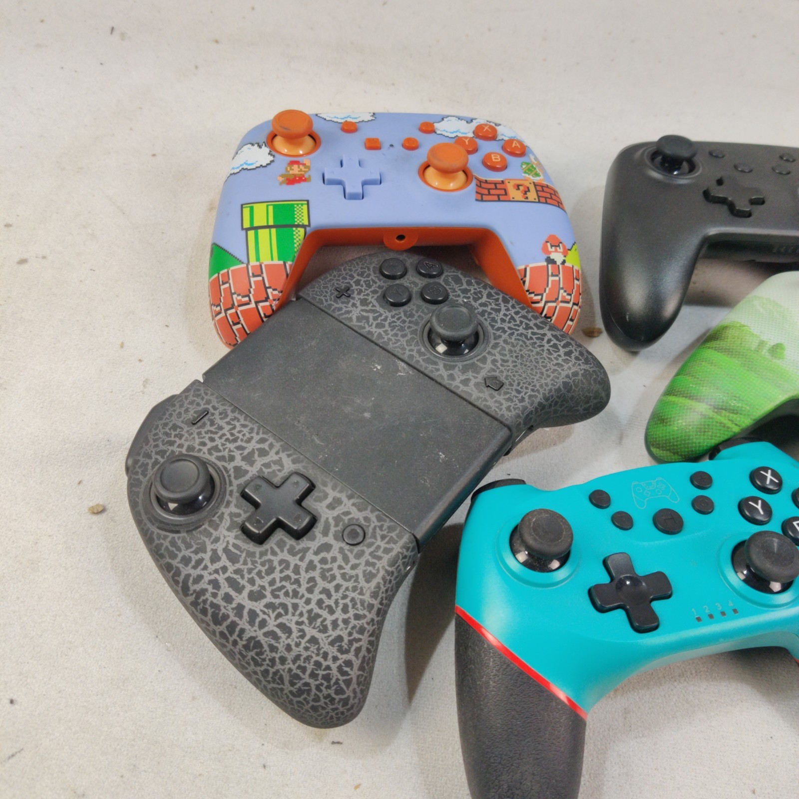 Lot of 5 Assorted Third Party Nintendo Switch Controllers READ DESCRIPTION