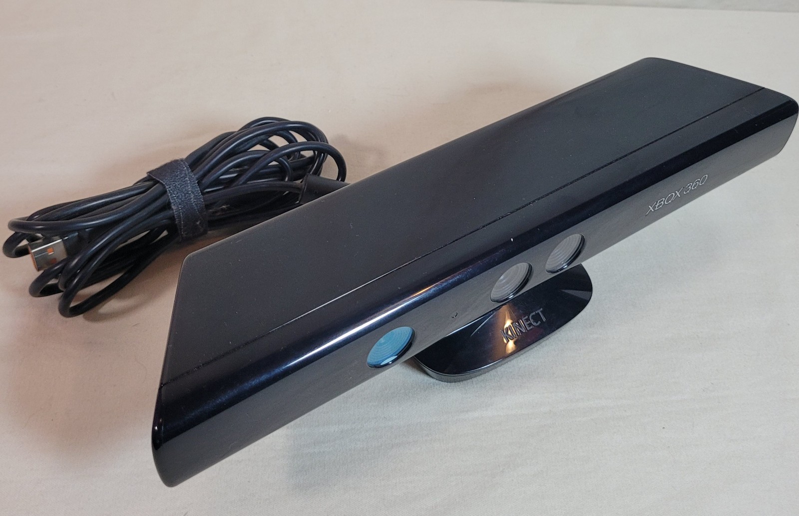 Xbox 360 Kinect Sensor Bundle + 3 Games + Top Shot Elite Wireless Gun Controller