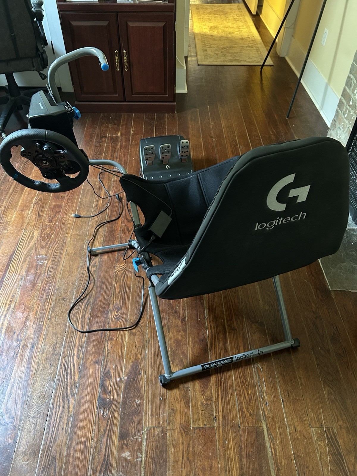 Logitech G923 TRUEFORCE PS5 PS4 PC Wheel & Pedals +Playseat ChallengeX LogitechG