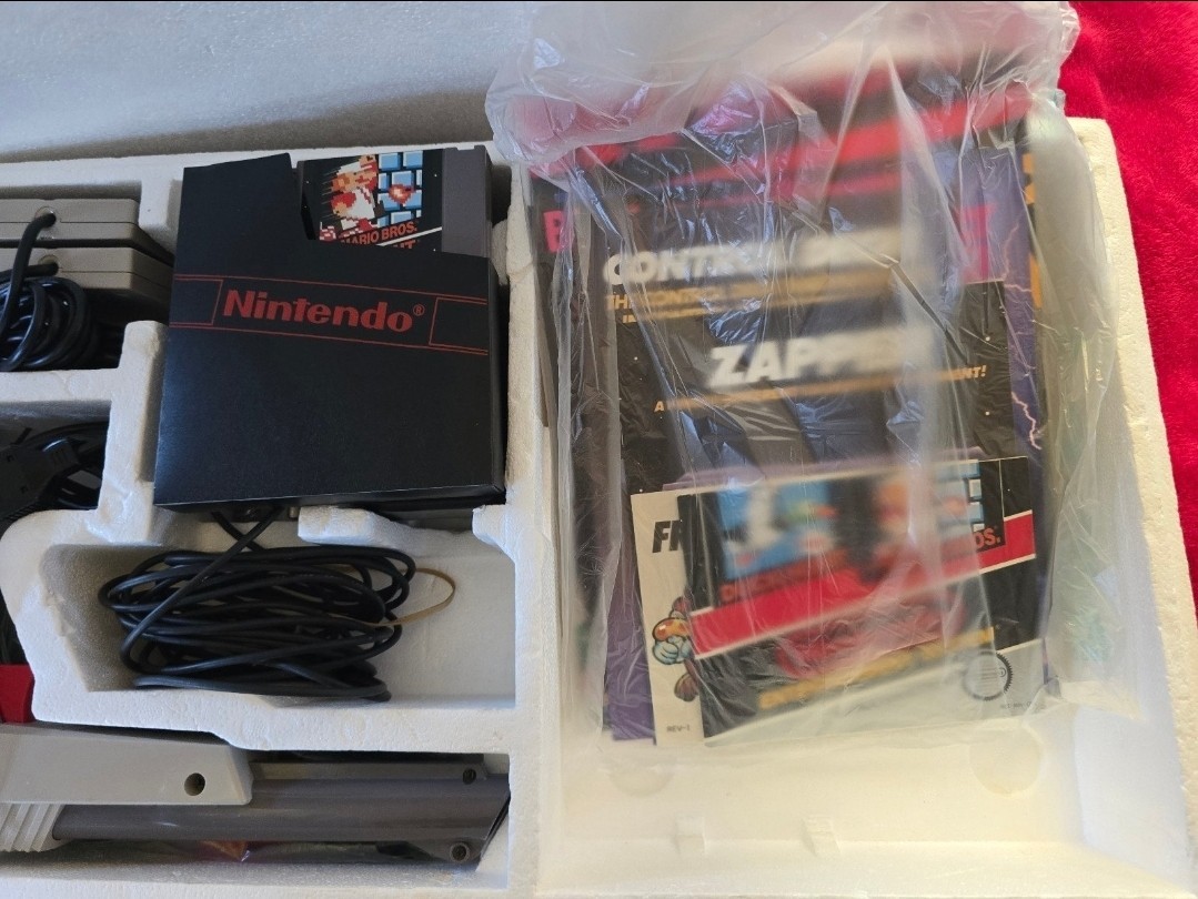 Nintendo Entertainment System With Toys R Us Receipt CIB