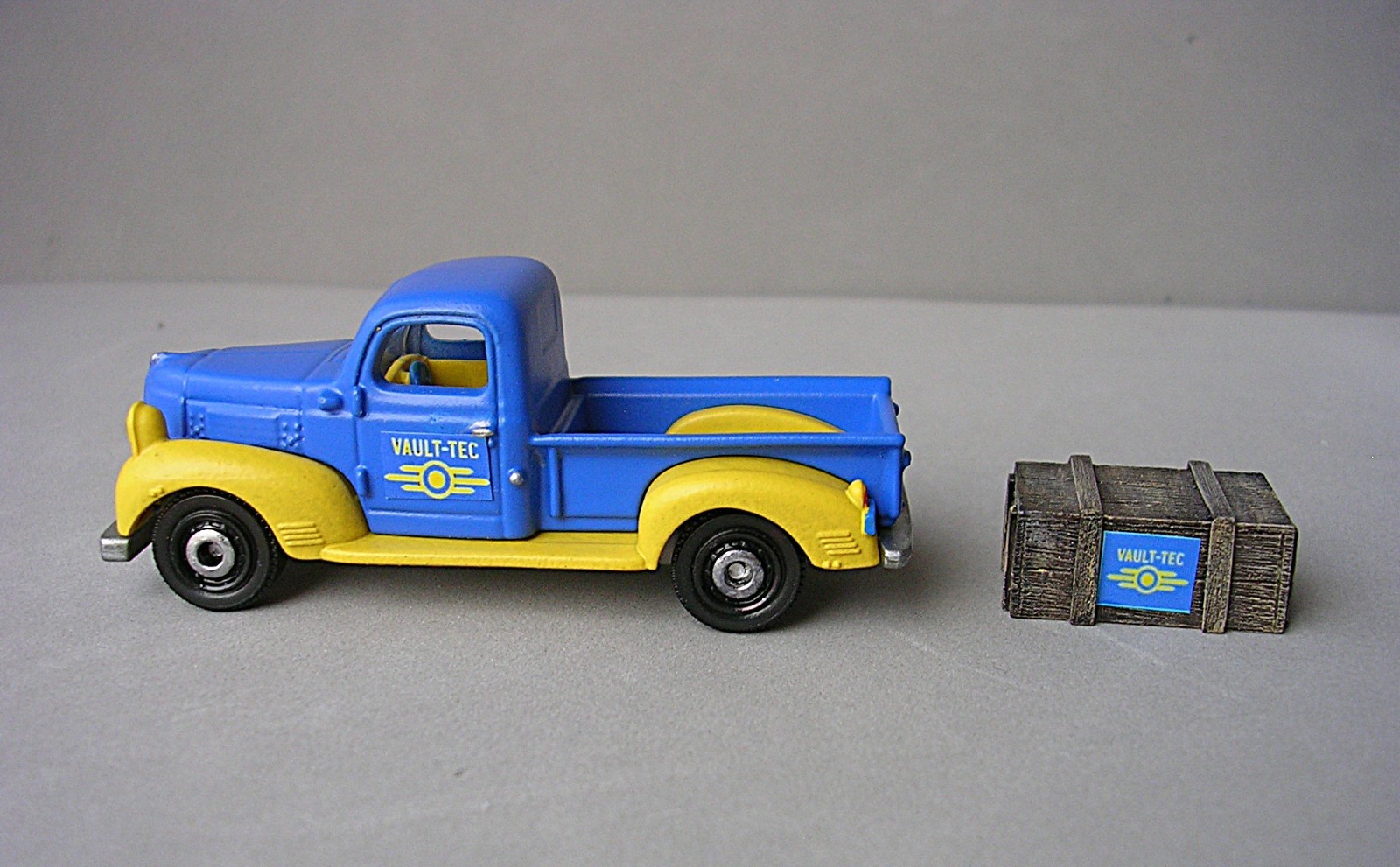 Fallout Vault-tec Matchbox Truck mini diorama