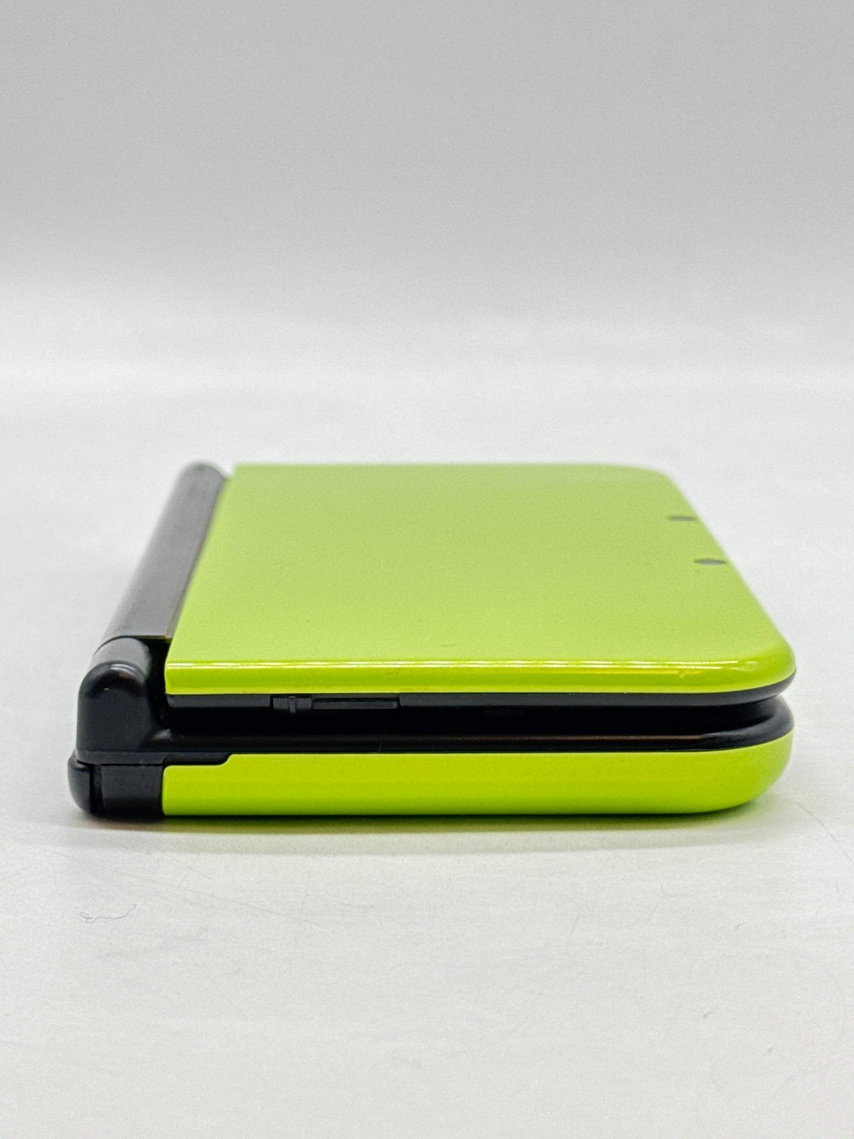 New Nintendo 3DS XL LL RED-001 Lime Green Handheld Console Japan