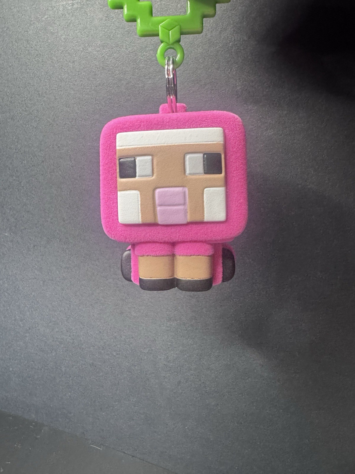 Minecraft FLOCKED PINK SHEEP Chase Backpack Hangers Series 4 Mojang RARE