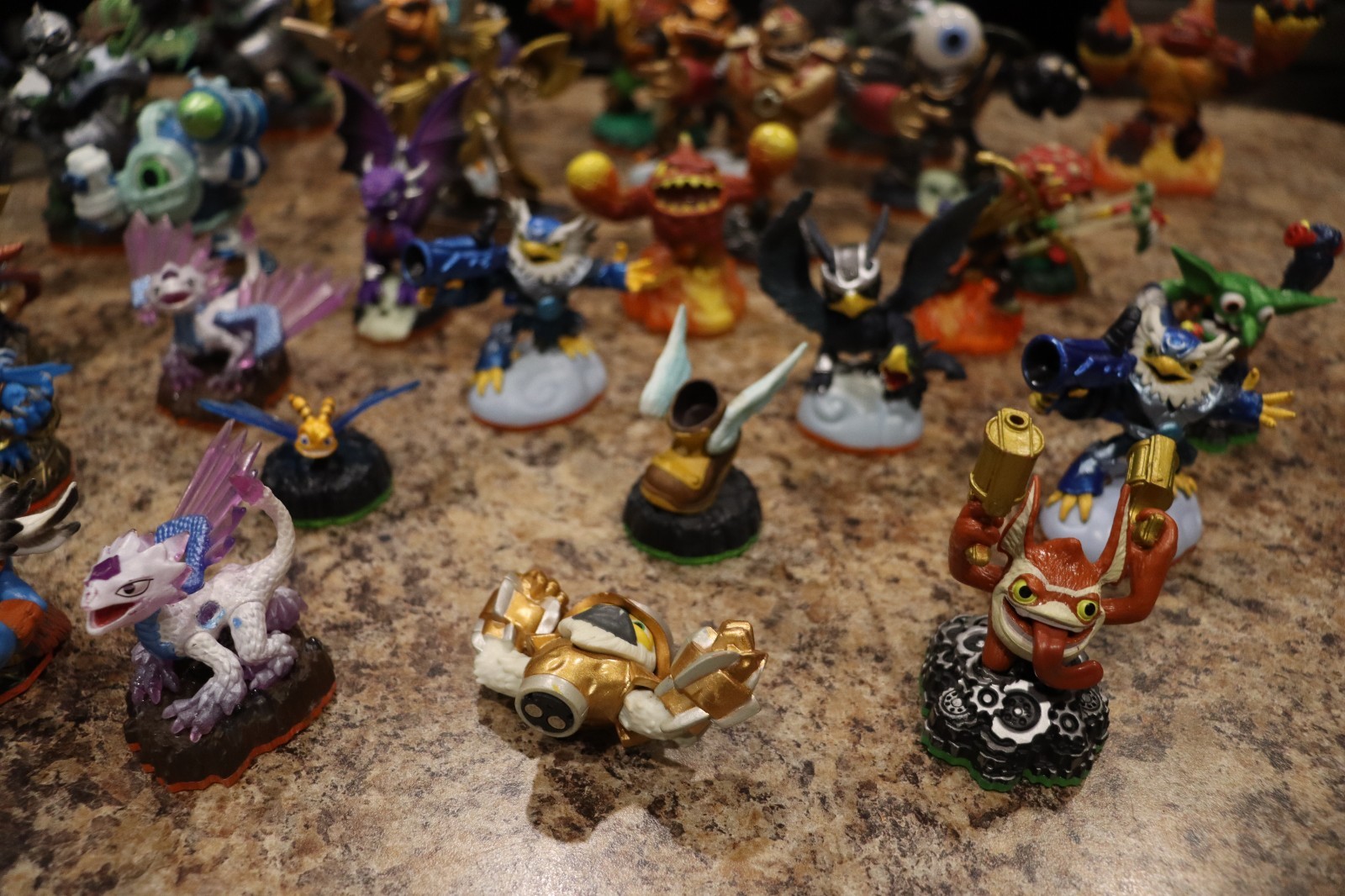 Skylanders Huge Lot 25+ Figures + Swap Force Portal Giants, Trap Team & More
