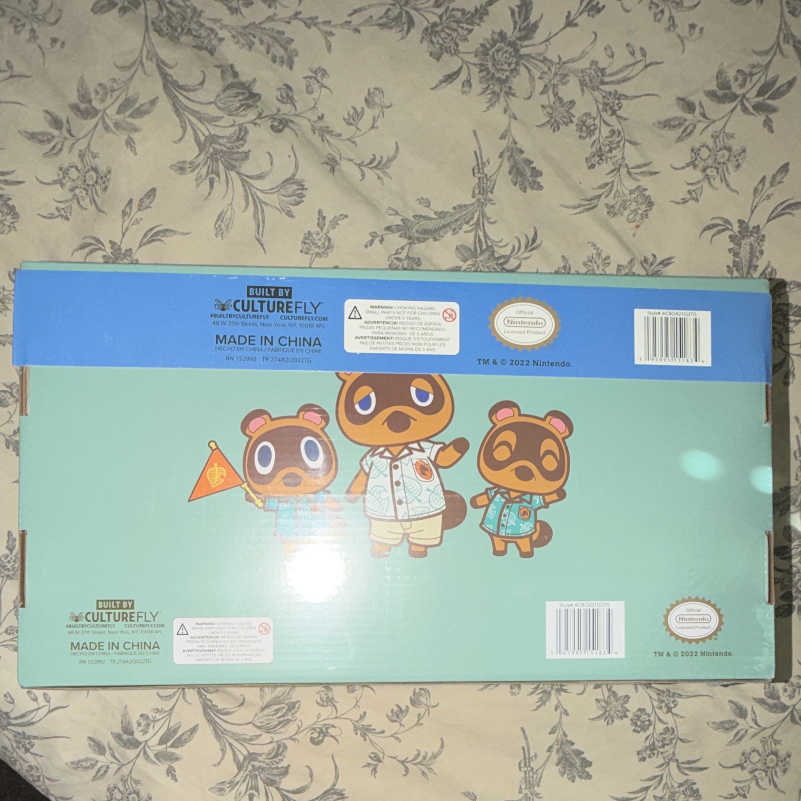 CultureFly Animal Crossing New Horizons Gift Box w/ Blanket & Beanie