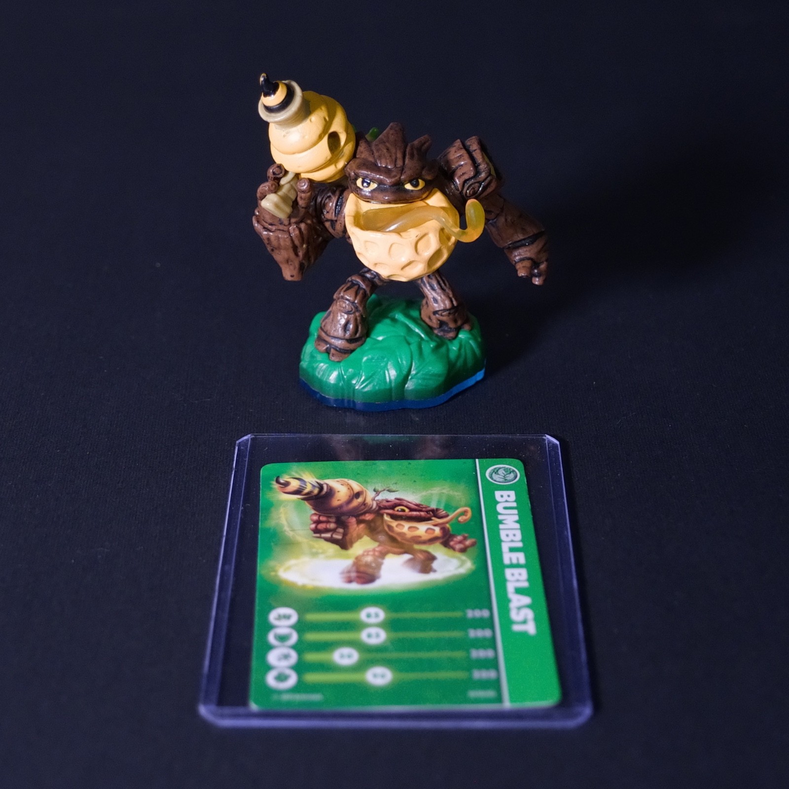 Skylanders Swap Force Bumble Blast Figure w/ Card