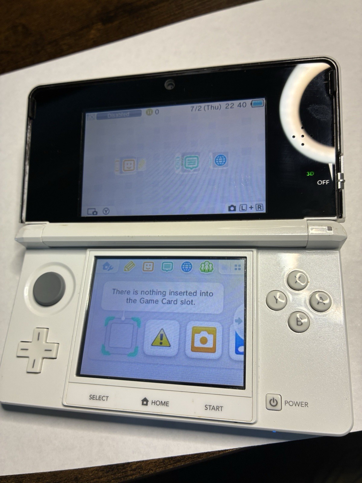 Nintendo Nintendo 3DS White Handheld System w/ Wi-Fi, Headphone Jack