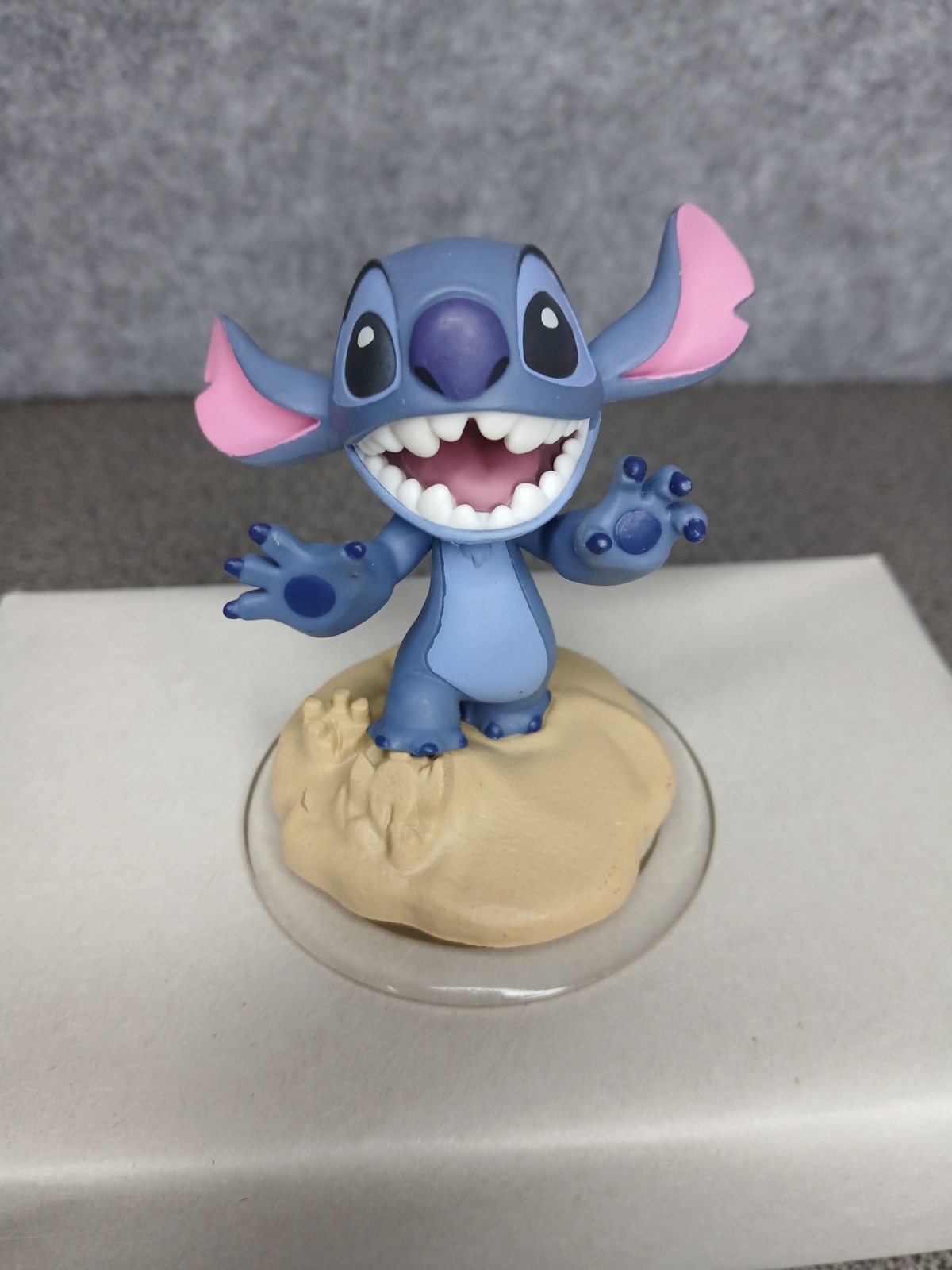 Disney Infinity 2.0 Lot of 8 Figures Baymax Stitch Merida Jasmine Aladdin