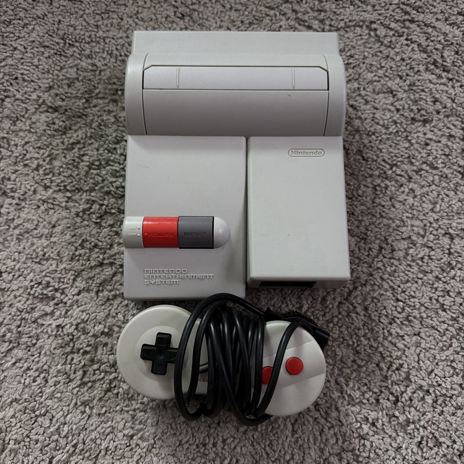 Nintendo Top Loader NES Console with Mario Duck Hunt Extra Controllers Zapper