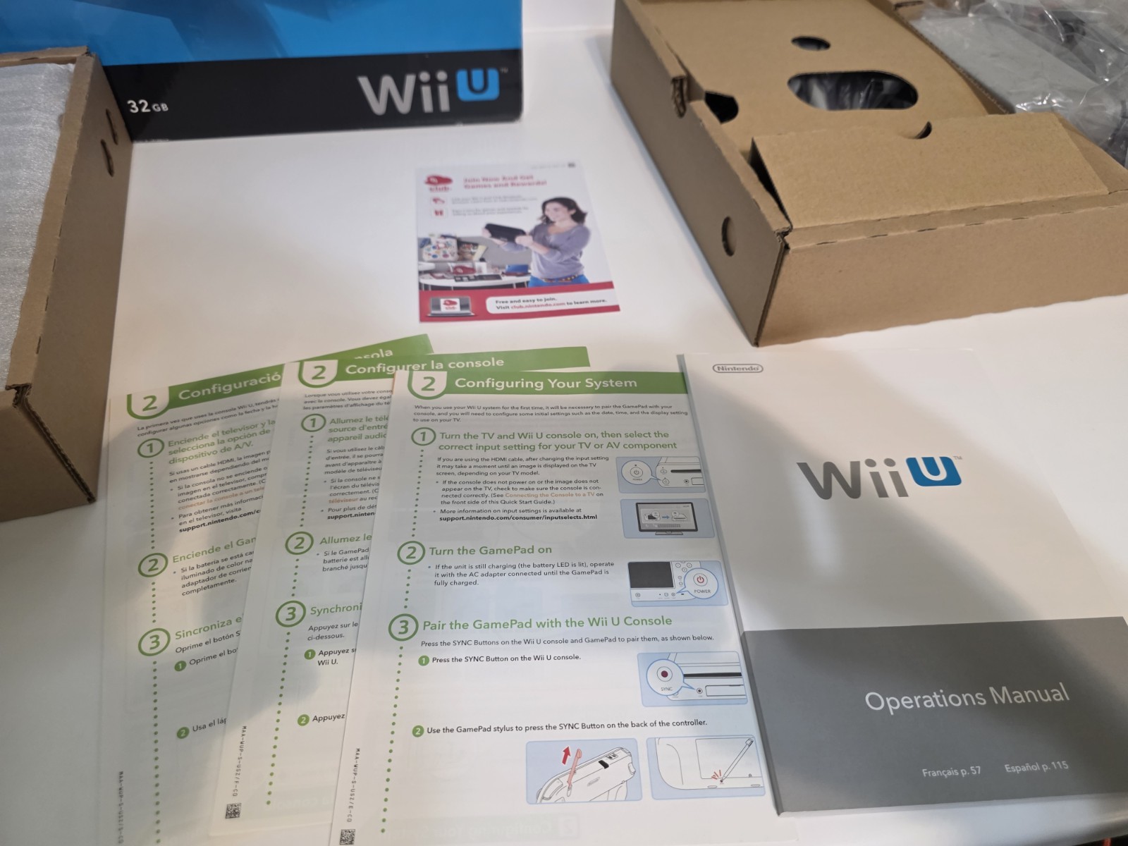 Nintendo Wii U Deluxe Set 32GB Black Console w/ GamePad, Cables, Box, Manuals
