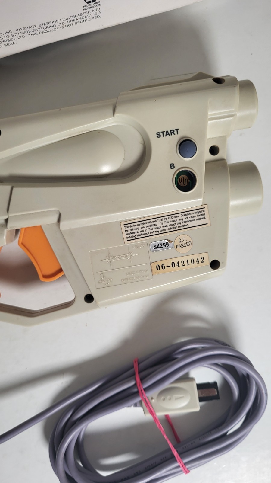 Dreamcast Interact Starfire Light Gun (Sega Dreamcast) Controller zapper