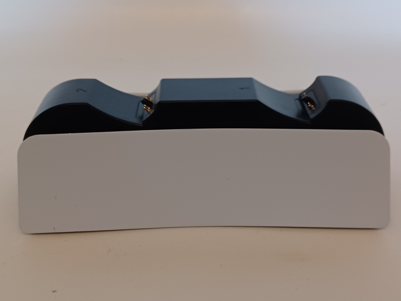 Dual Charging Standing For P5 Controller YH-54 Out 5V 2.A In 5V-800mA