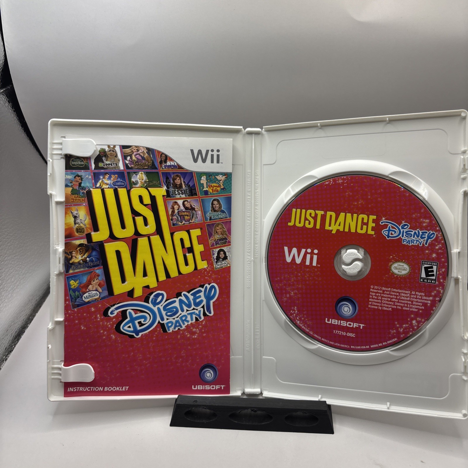 Just Dance: Disney Party (Nintendo Wii, 2012) **TESTED** w/Case and Artwork