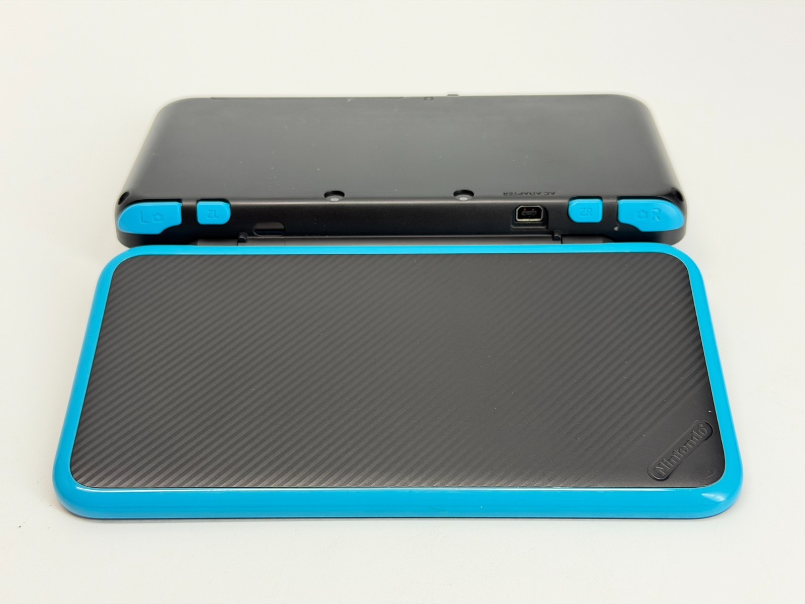 Nintendo New 2DS XL Blue/Black Handheld System Bundle w/Mario Kart 7