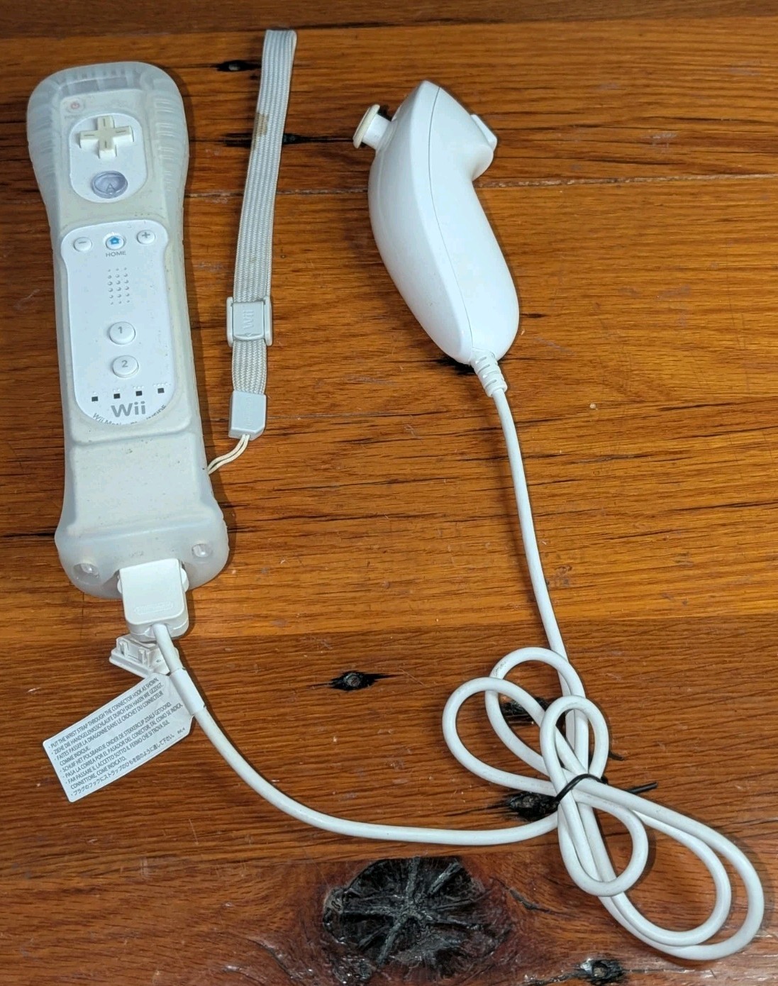 Nintendo Wii White Remote with Motion Plus Adapter and Sleeve and Nunchuck