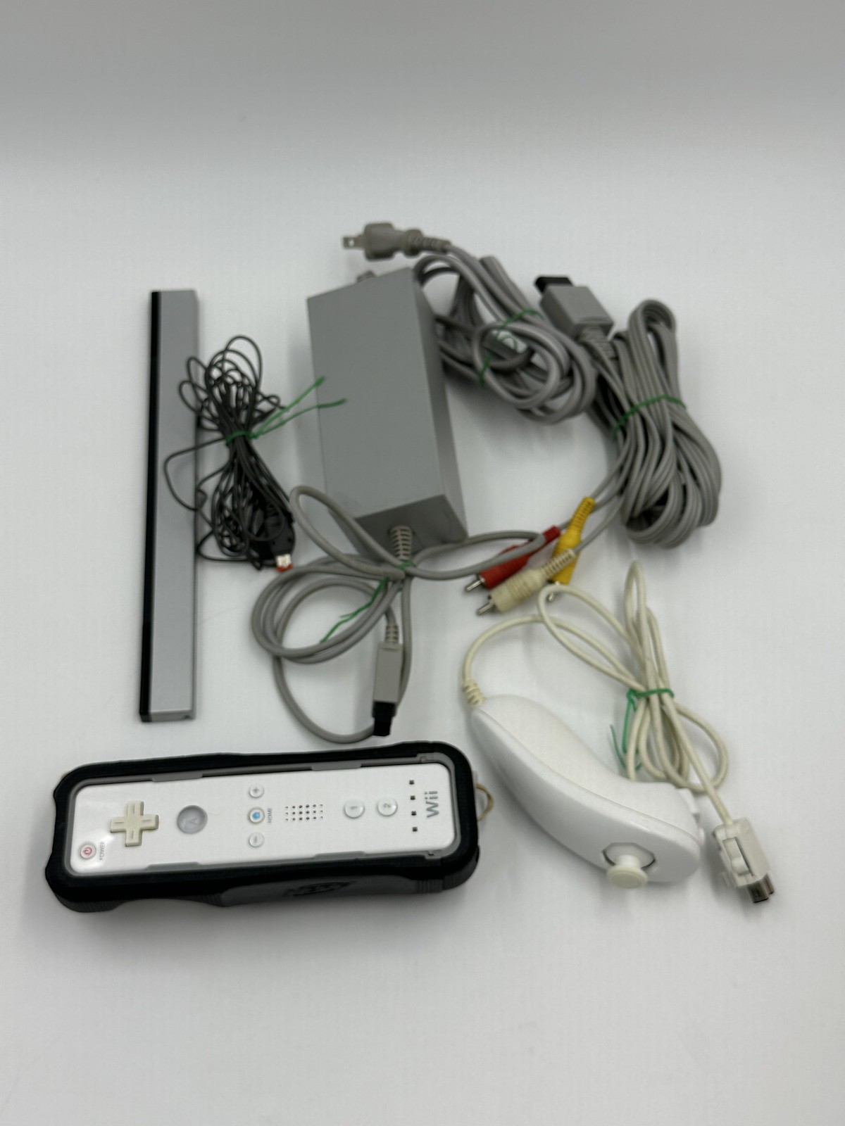 Nintendo Wii RVL-001 Console Bundle 6 Games Remote Nunchuk Sensor Bar Tested