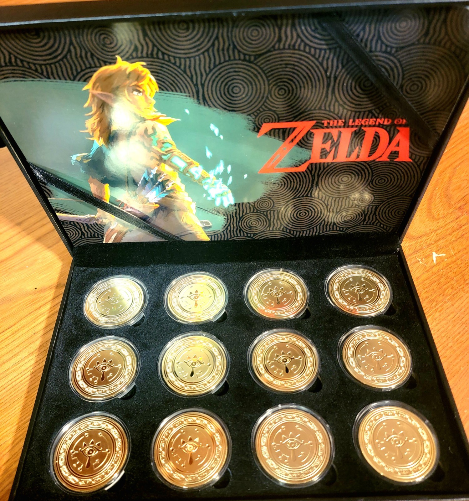 24K Gold Plated Limited Edition The Legend of Zelda Collectors Set–Link Zelda.