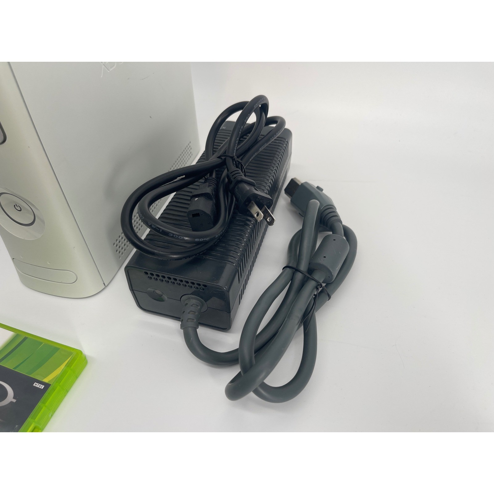 Microsoft Xbox 360 Pro 60GB White Bundle Kinect Halo Reach Black Controller