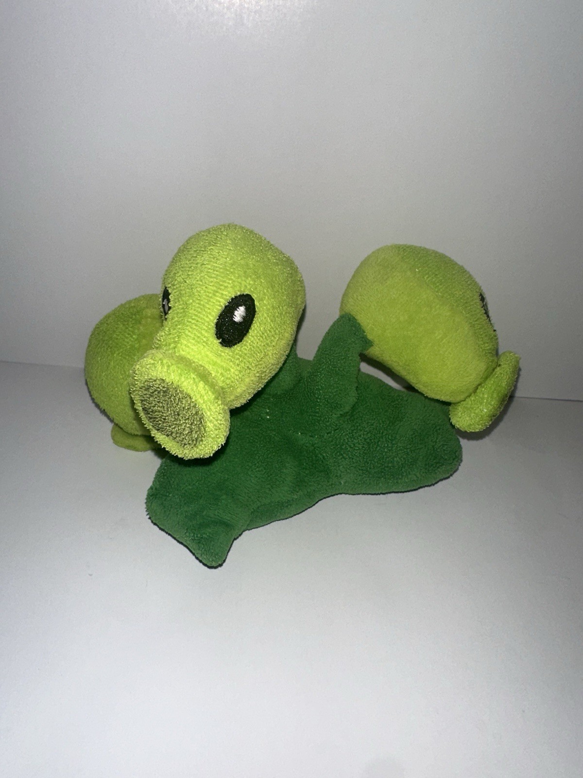 Plantz Vs Zombies Plush Bundle: GW2 Jazwares, Imp, Peashooter, Chomper