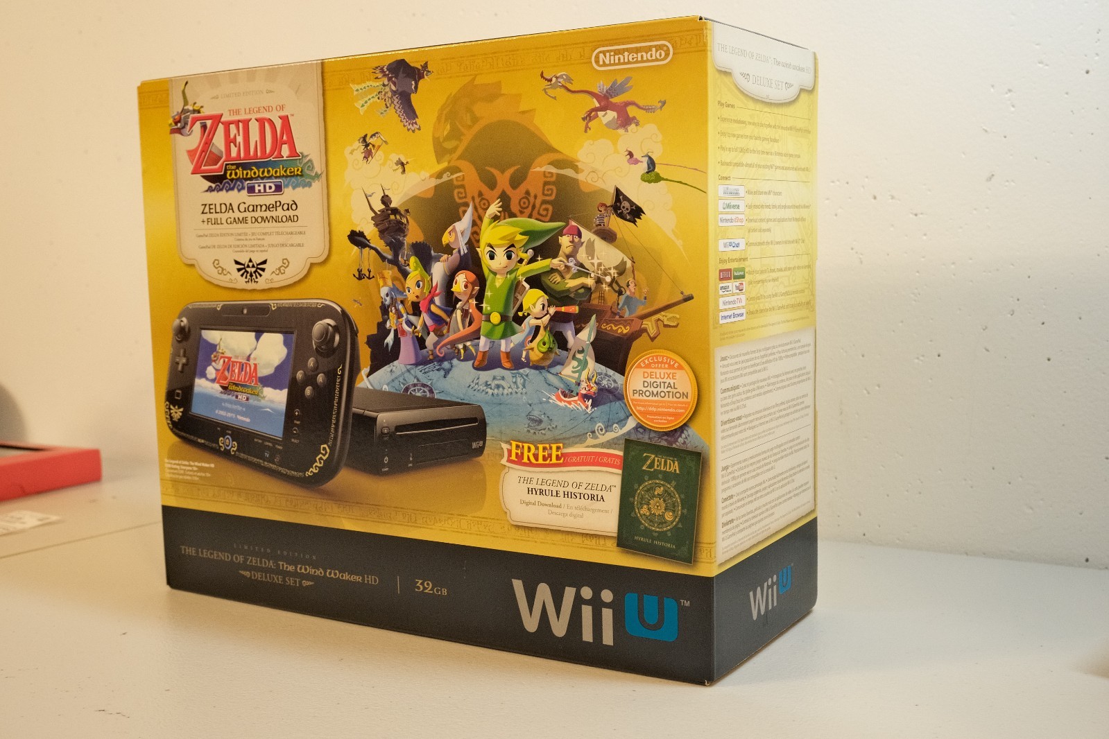 Nintendo Wii U The Legend of Zelda The Wind Waker HD Deluxe Set 32GB Console New
