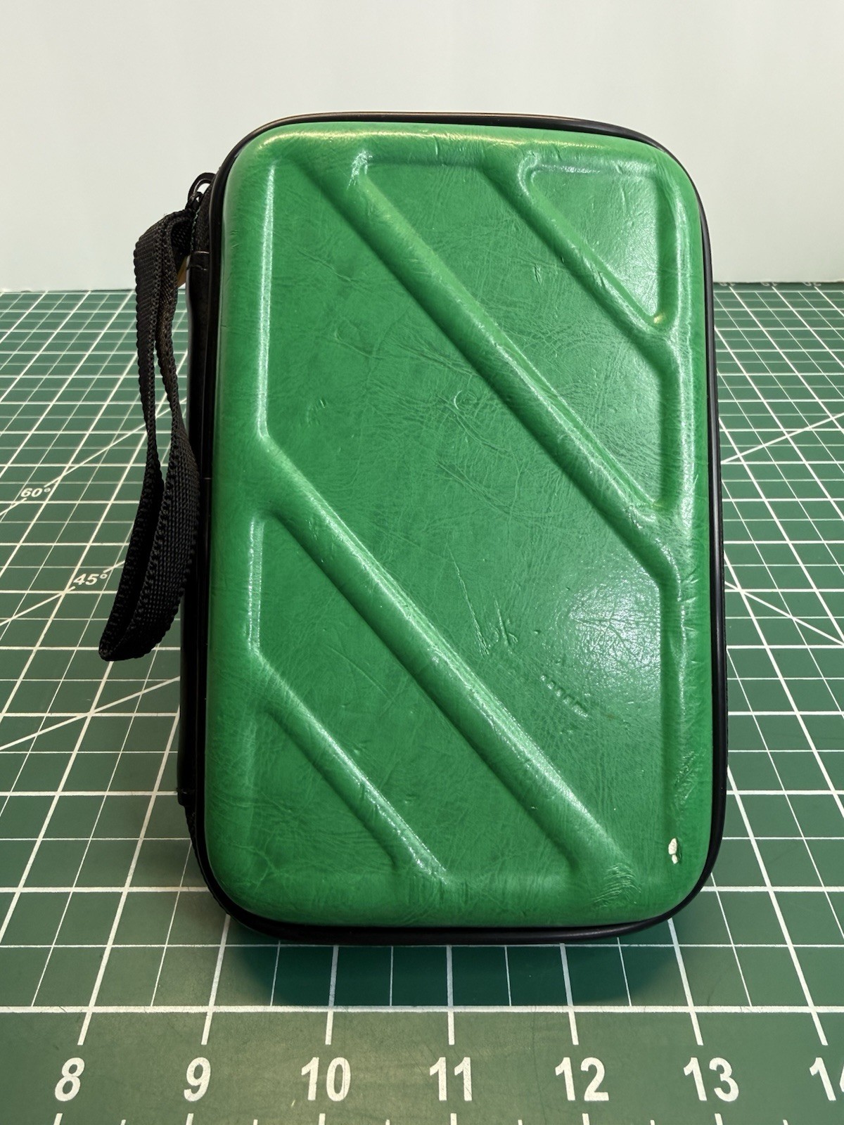 Legend of Zelda 3DS Game Traveler Essentials Pack Green Case RARE Free Shipping