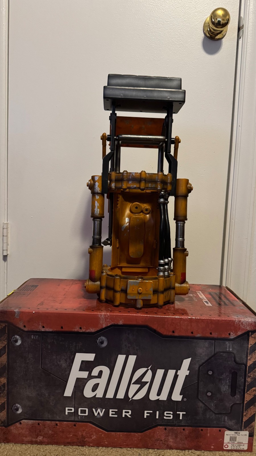 Fallout 4 Power Fist Replica 1:1 Scale