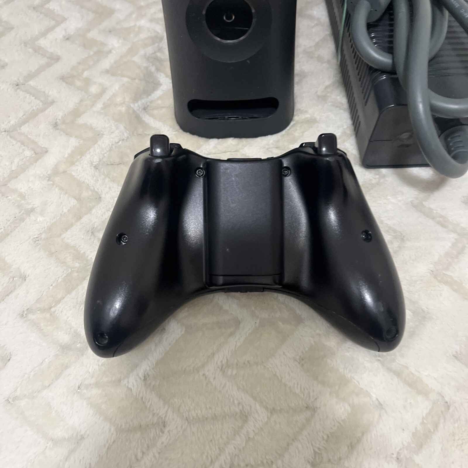 Microsoft Xbox 360 120GB Console With Power Adapter , Controller & Motion Cam