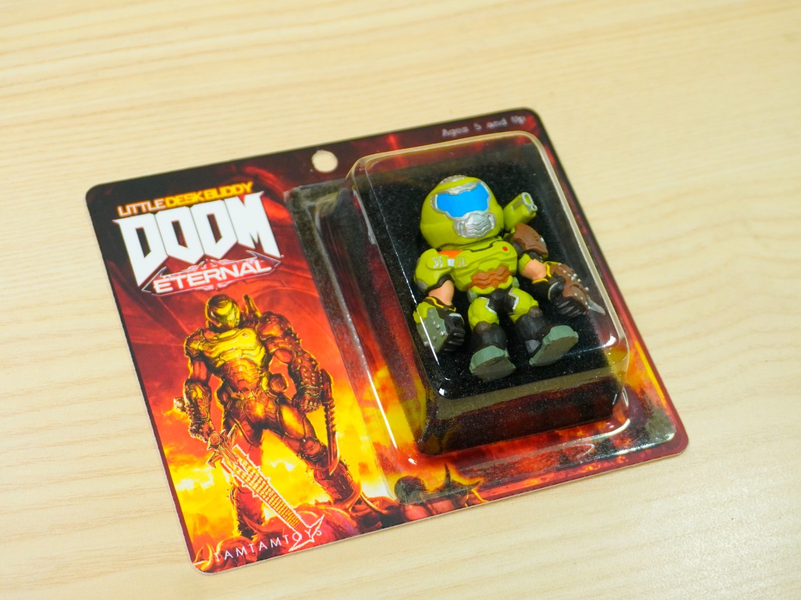Handmade DOOM Eternal Resin Figure – With CARDBOARD Package – Little Desk Buddy