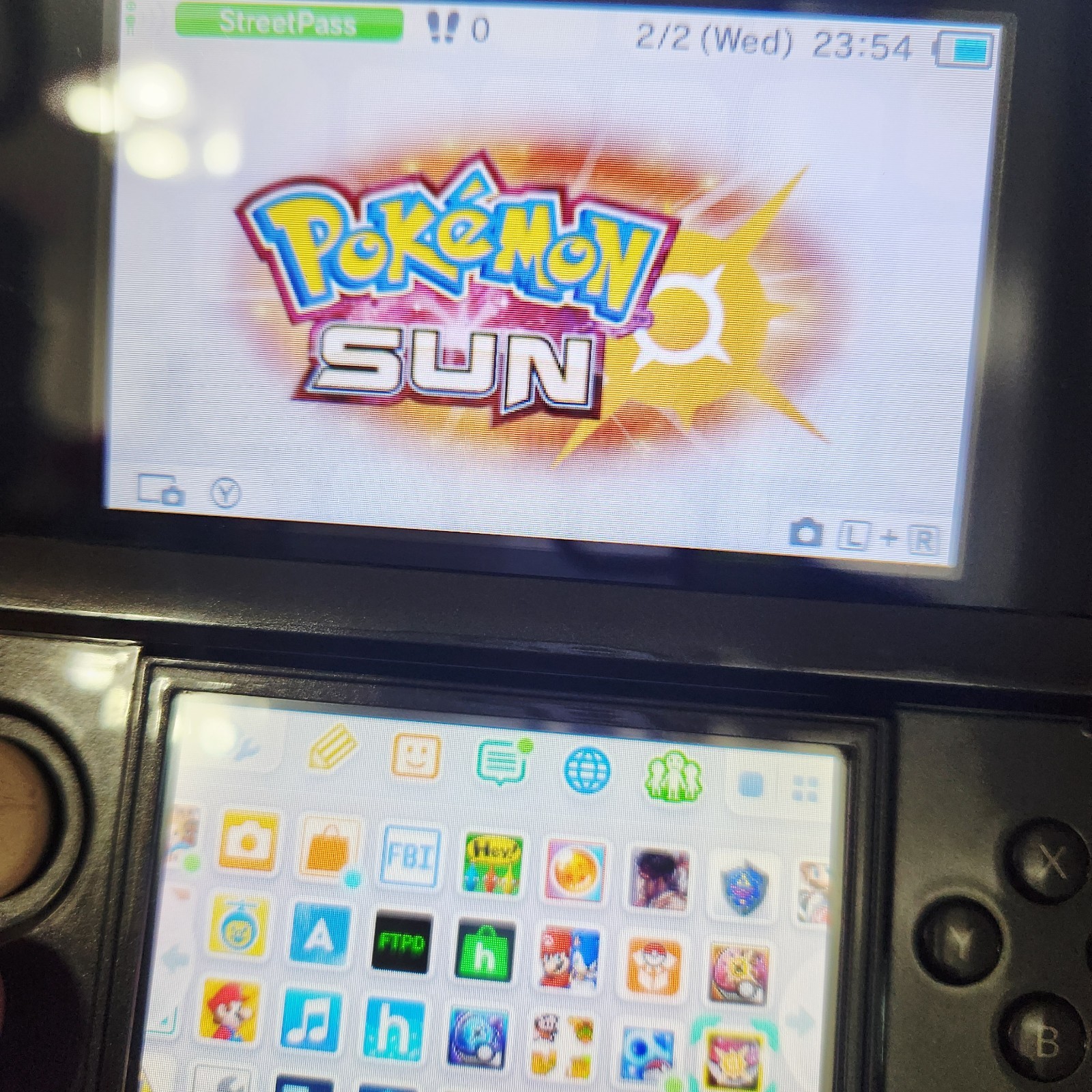 3DS Cosmo Black Handheld System CTR-001 W/GAMES – TESTED