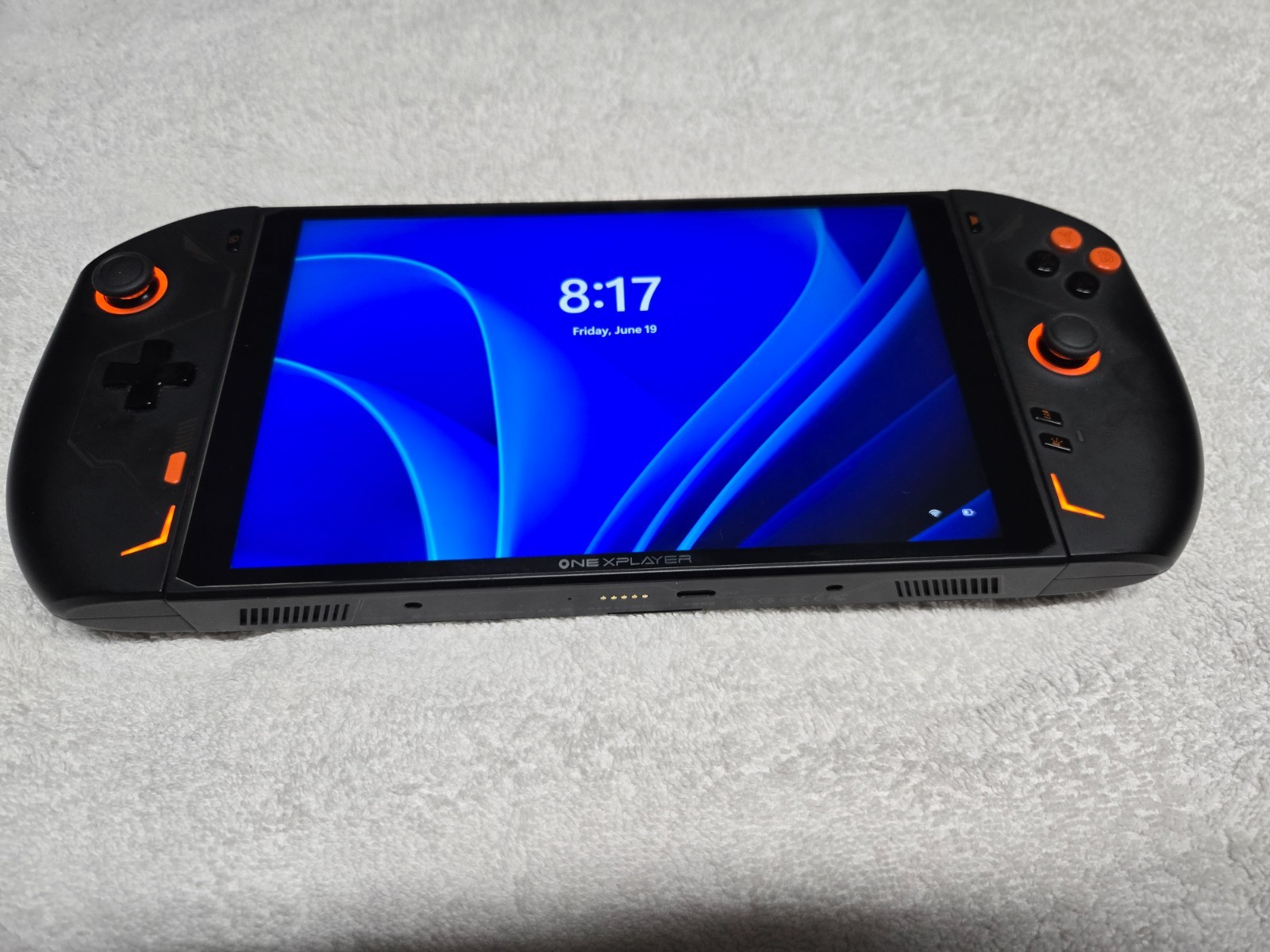 OneXPlayer 2 Pro Handheld 8.4″ AMD Ryzen 7 7840U 32GB RAM 2TB SSD Windows 11