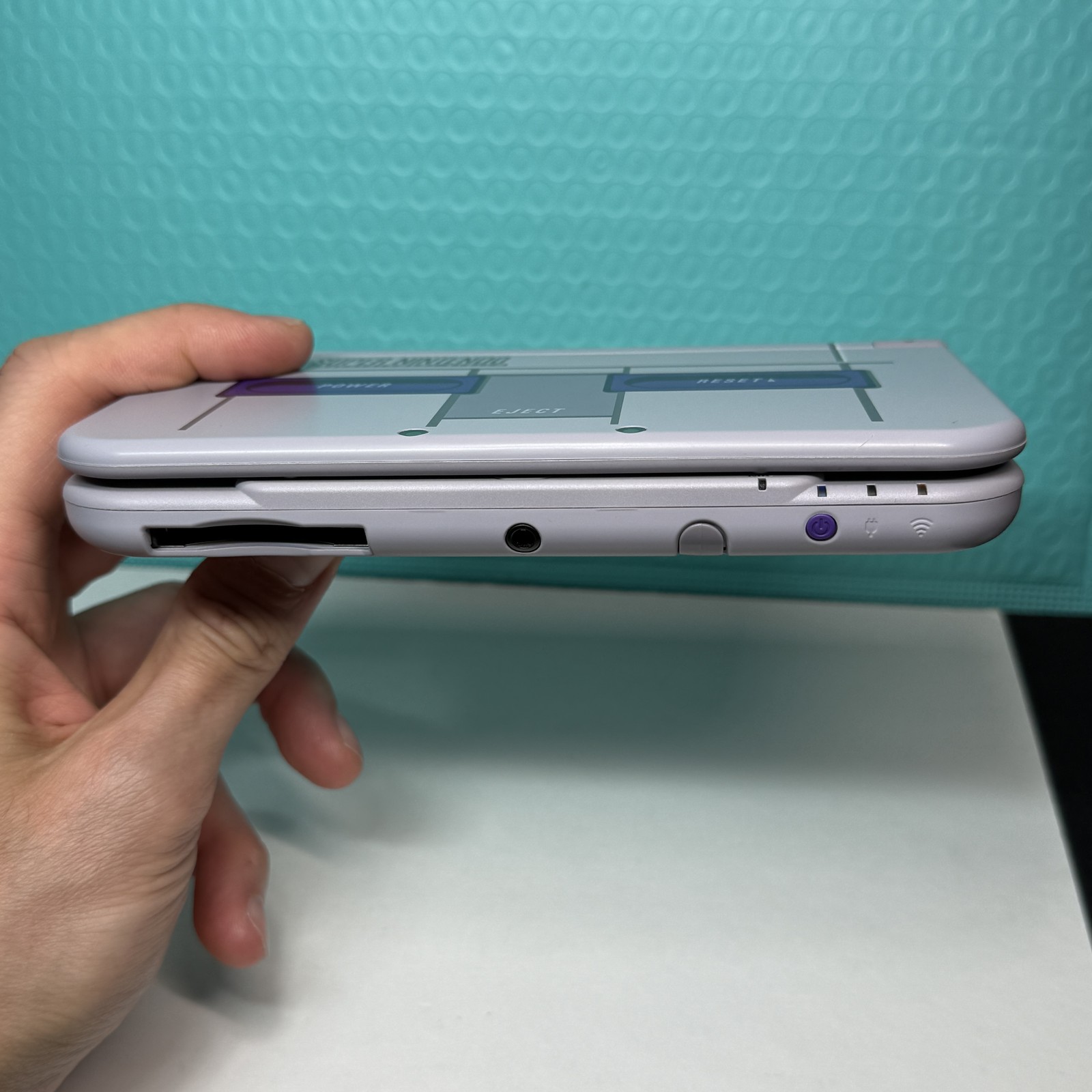 New Nintendo 3DS XL SNES Edition 32GB – Super Nintendo Handheld System Console