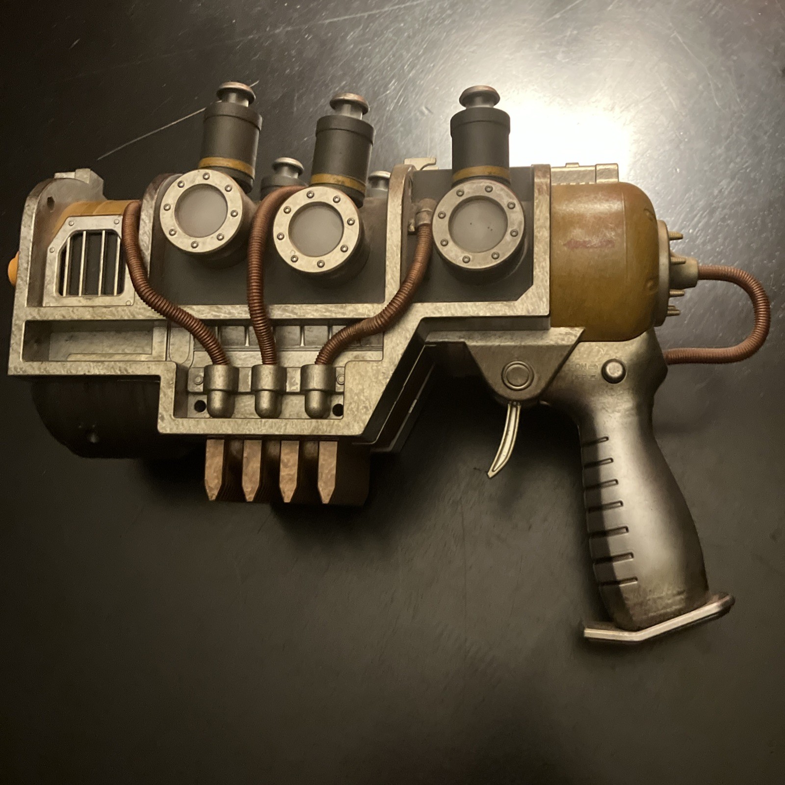 Fallout Plasma Pistol 1:1 Replica Life Size Cosplay – Chronicle Collectibles