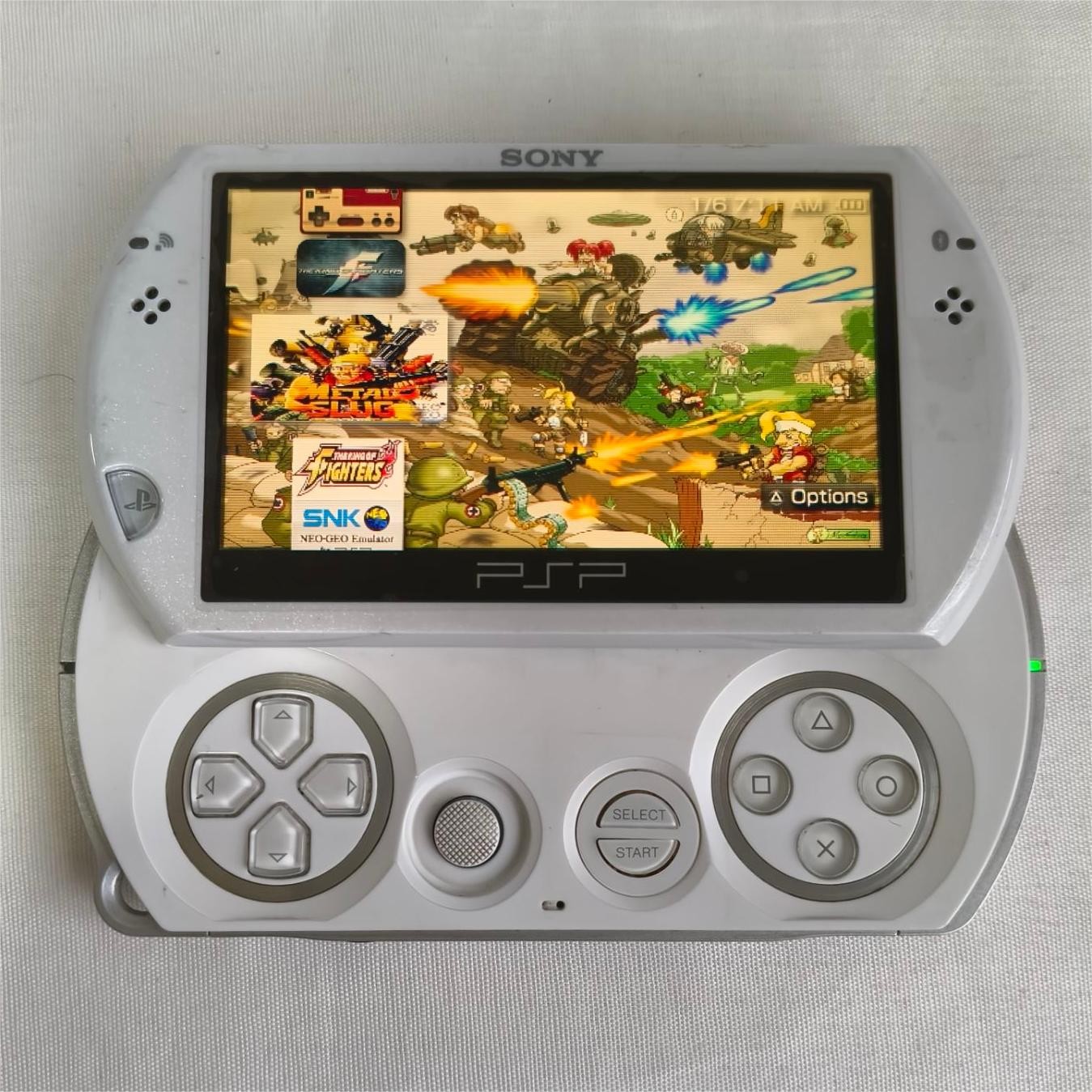 Sony PSP GO console White with Charger PSP-N1004 New screen with protect tested