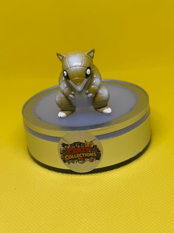 Nintendo Sandshrew Pokémon Figure Tomy 1997 VINTAGE
