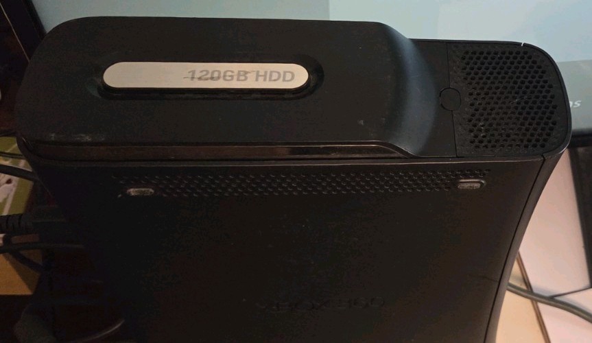 Microsoft Xbox 360 Elite Black Console 120GB w/ Accessories. Disk tray stuck