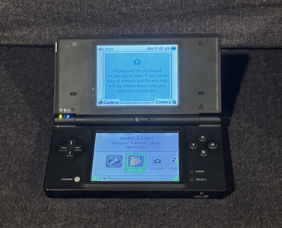 Nintendo DSi Black Console Bundle 6 Diddy Kong, Phineas & Ferb EUC No Charger