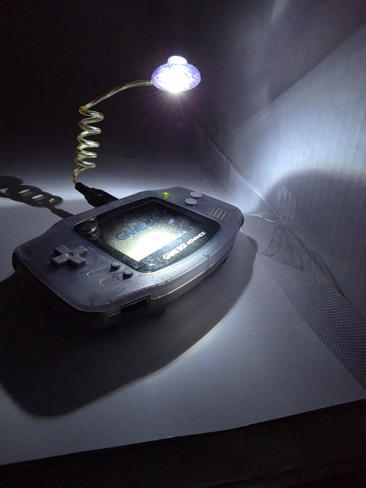 NEW Bright LED Worm/Snake Light for Game Boy Advance No Batteries Required Y