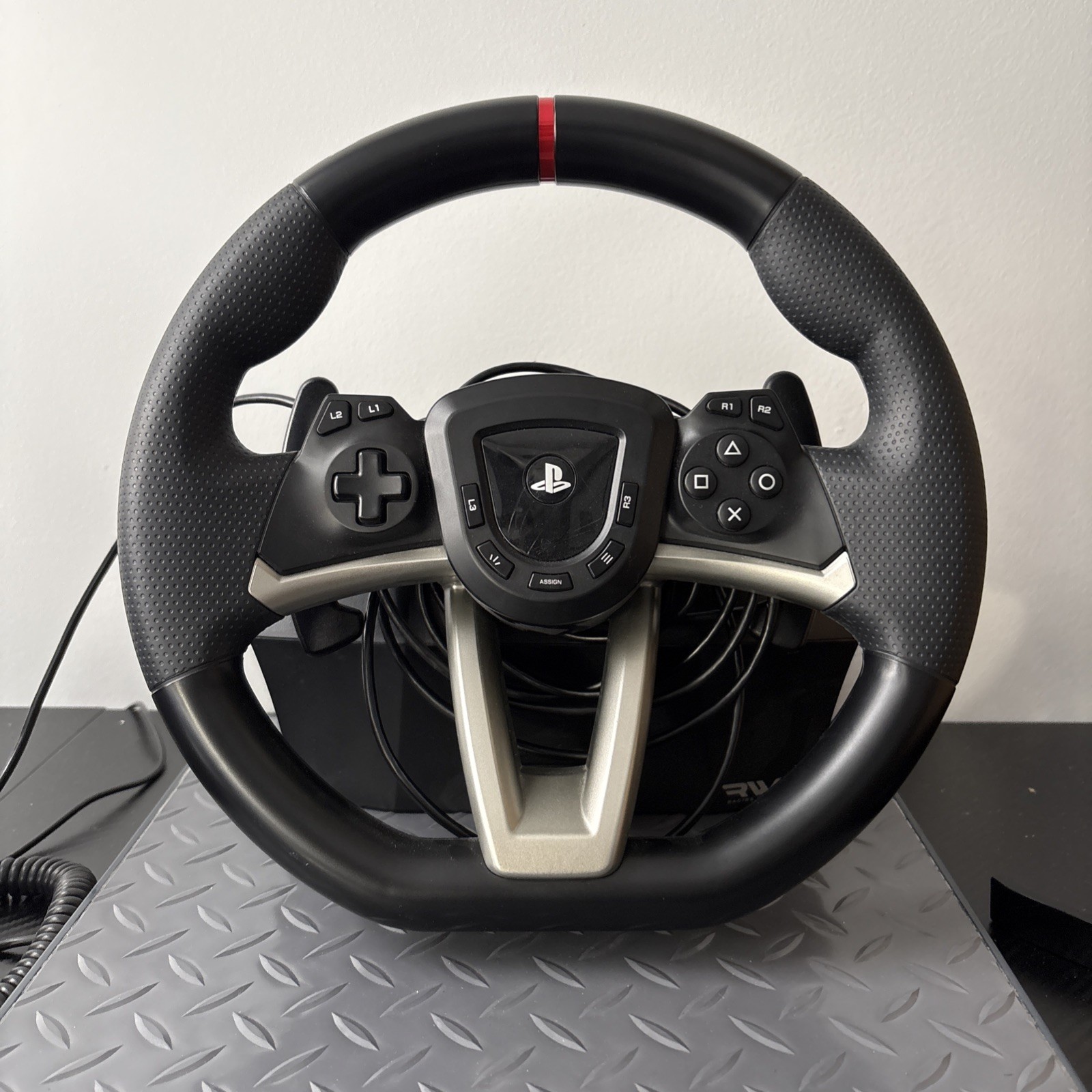 RACE CAR, SIMULATOR, STEERING WHEEL That Goes On The Table/Pedals Go On Floor ￼