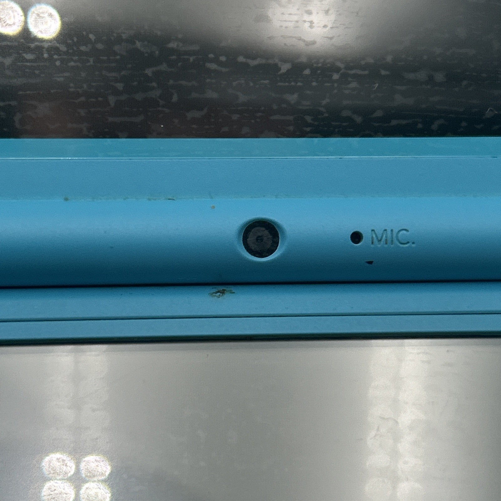 Nintendo DSi TWL-001 Teal Blue No Charger Or Stylus L And R Buttons Bad READ
