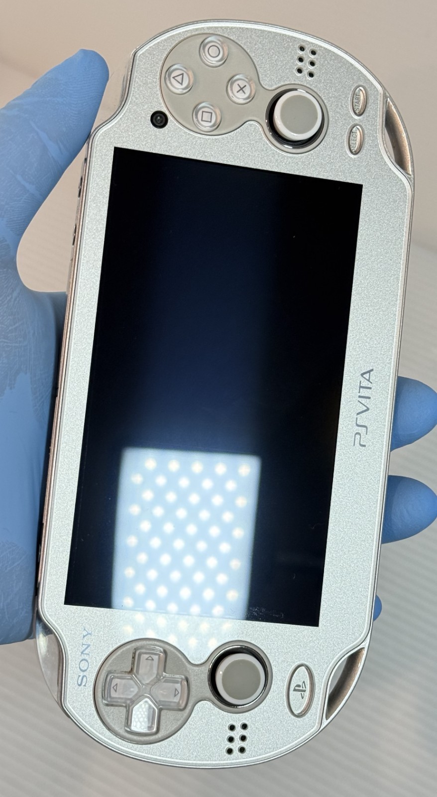 Sony PS Vita PCH-1000 PCH 1000 Console Silver w/16GB memory Very Rare – Mint