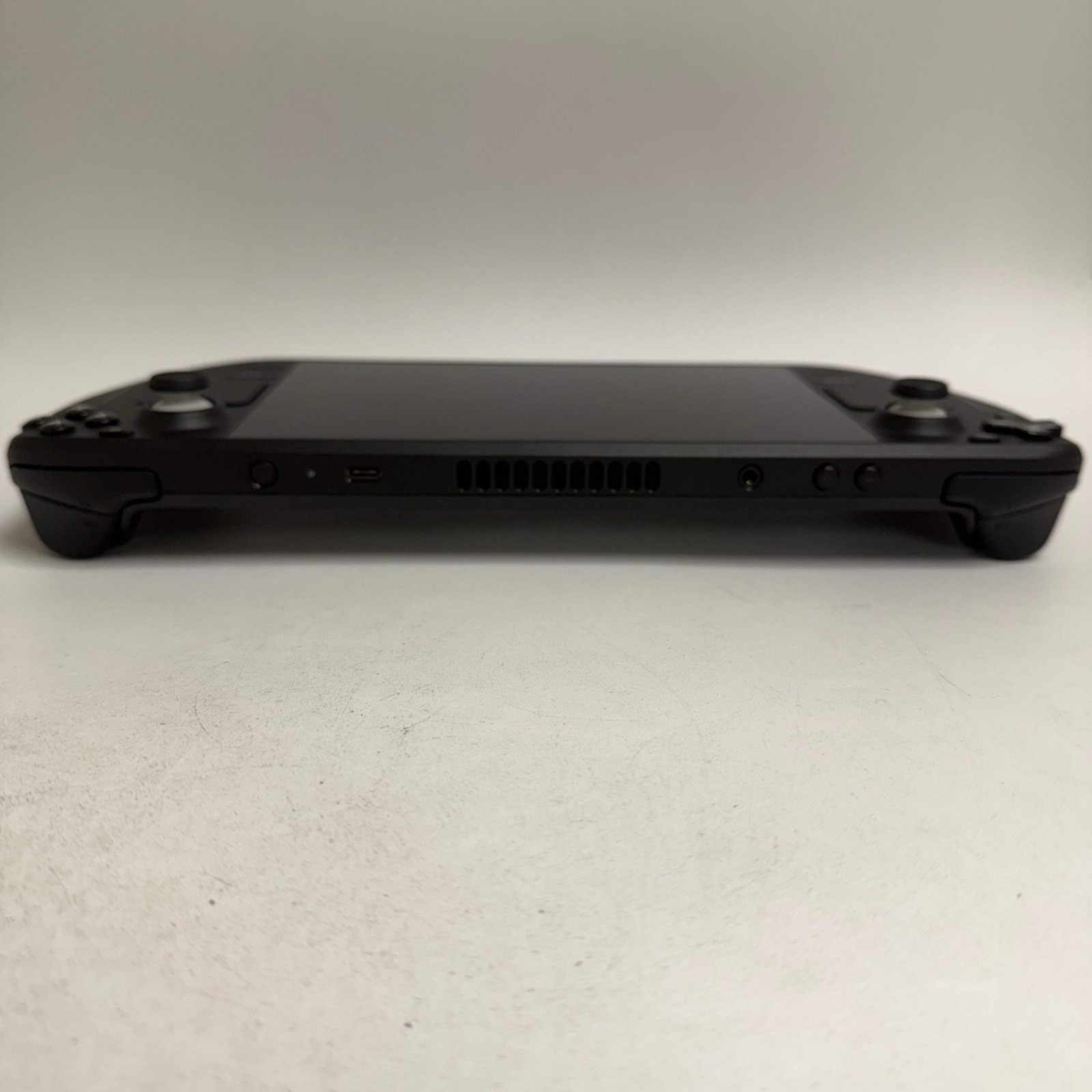Valve Steam Deck 7″ AMD 7nm Ryzen APU 16GB RAM 64GB Black 1010