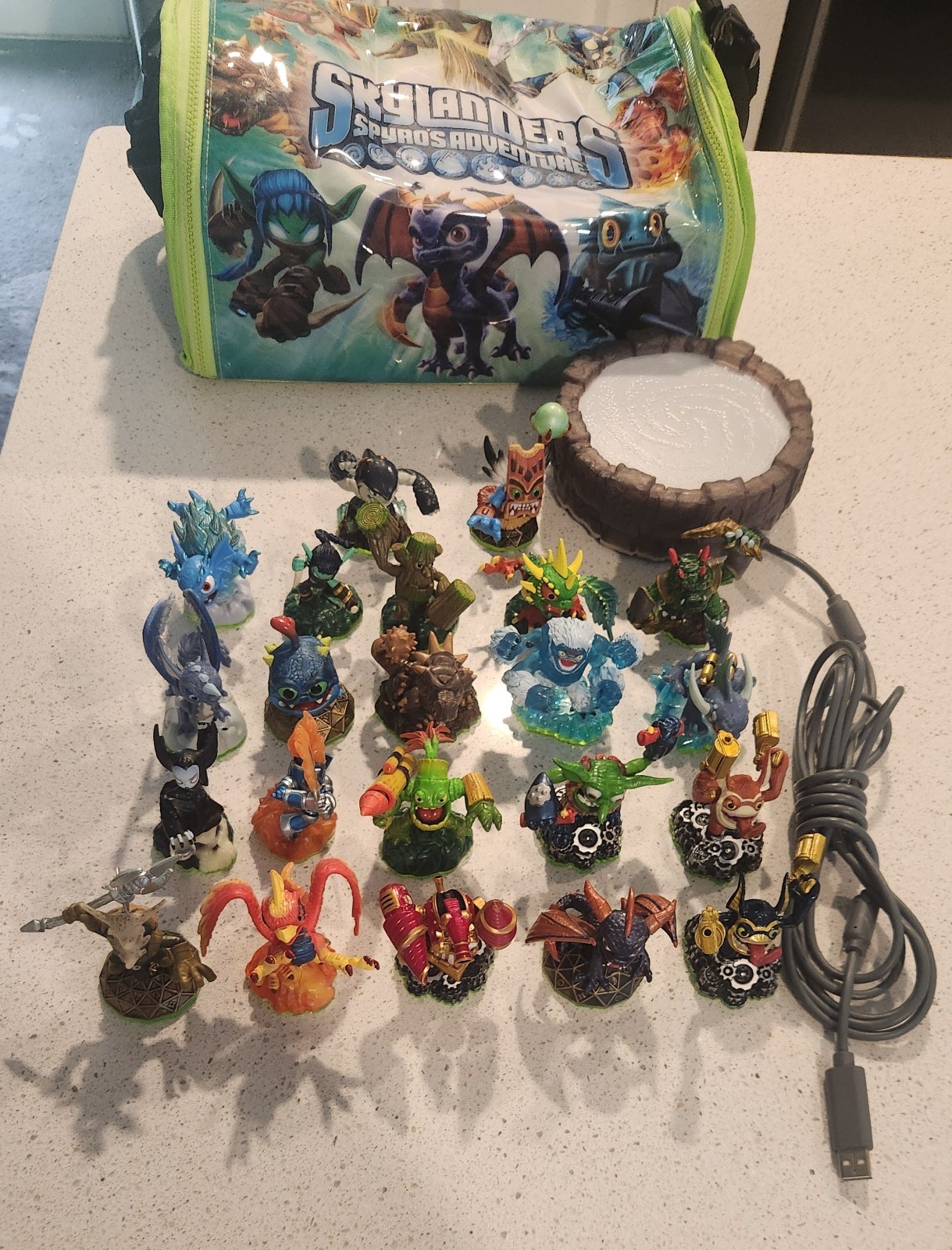 Xbox 360 Skylanders Spyros Adventure Lot 22 Figures, Game, Portal, Carrier…