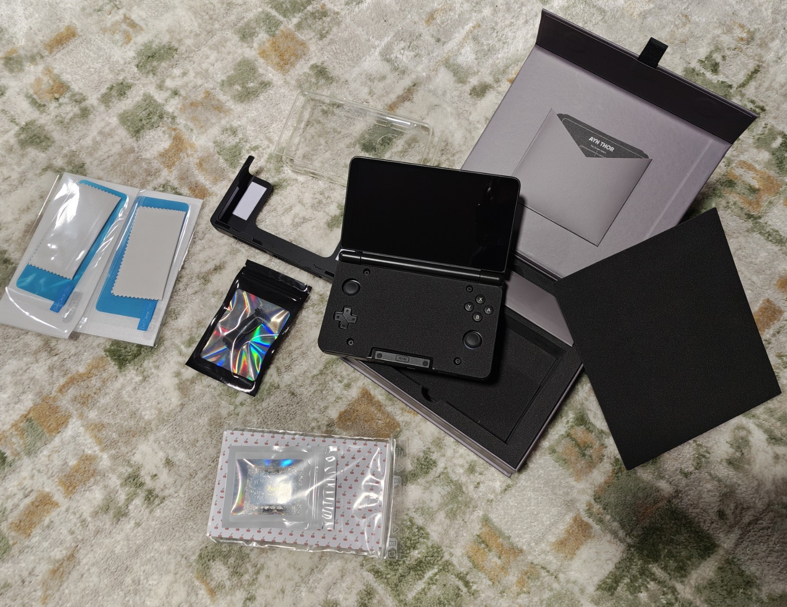 AYN Thor Max 1 TB (Batch 3) + Accessories Kit
