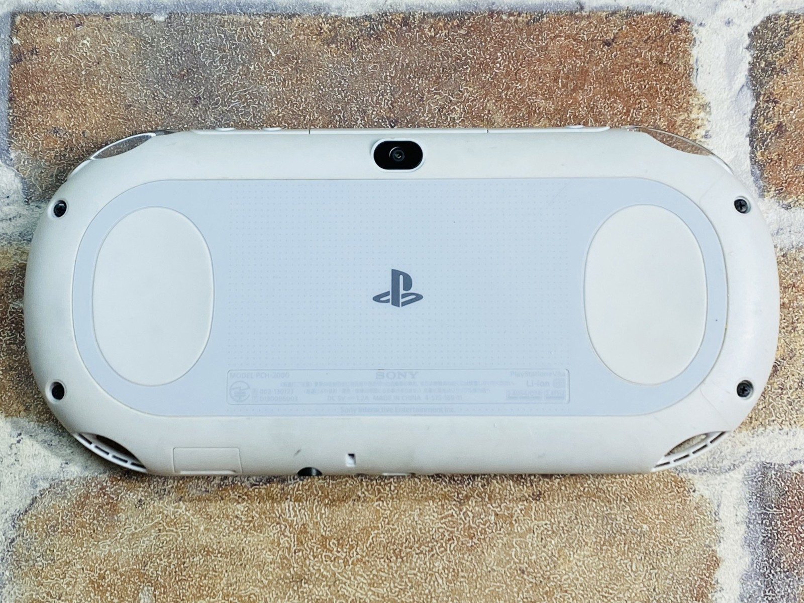 PS Vita Glacier White PCH-2000 SONY PlayStation Japan 8GB Charger Tested DDP
