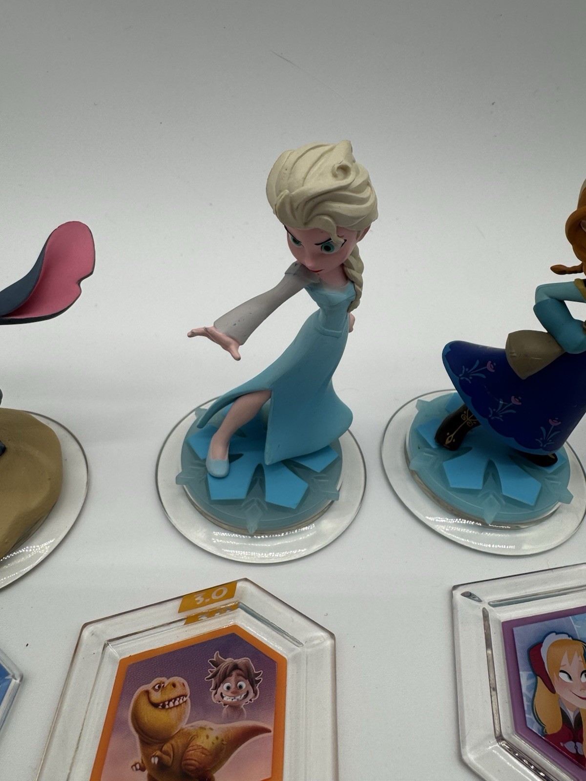 Disney Infinity Figures Lot Elsa Anna Merida Stitch + Power Discs Bundle