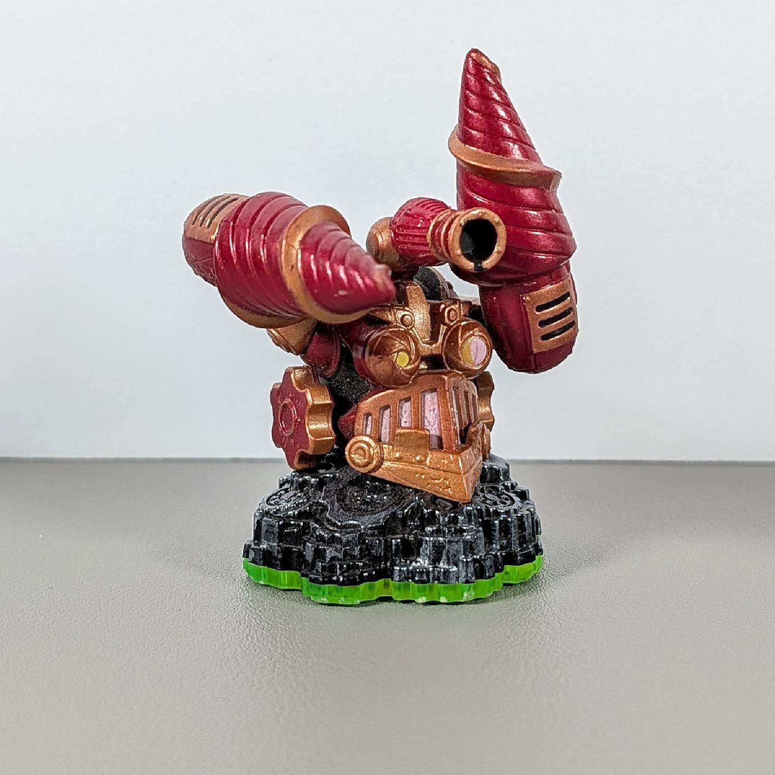Skylanders Spyro’s Adventure Figure – Drill Sergeant (Green Base)