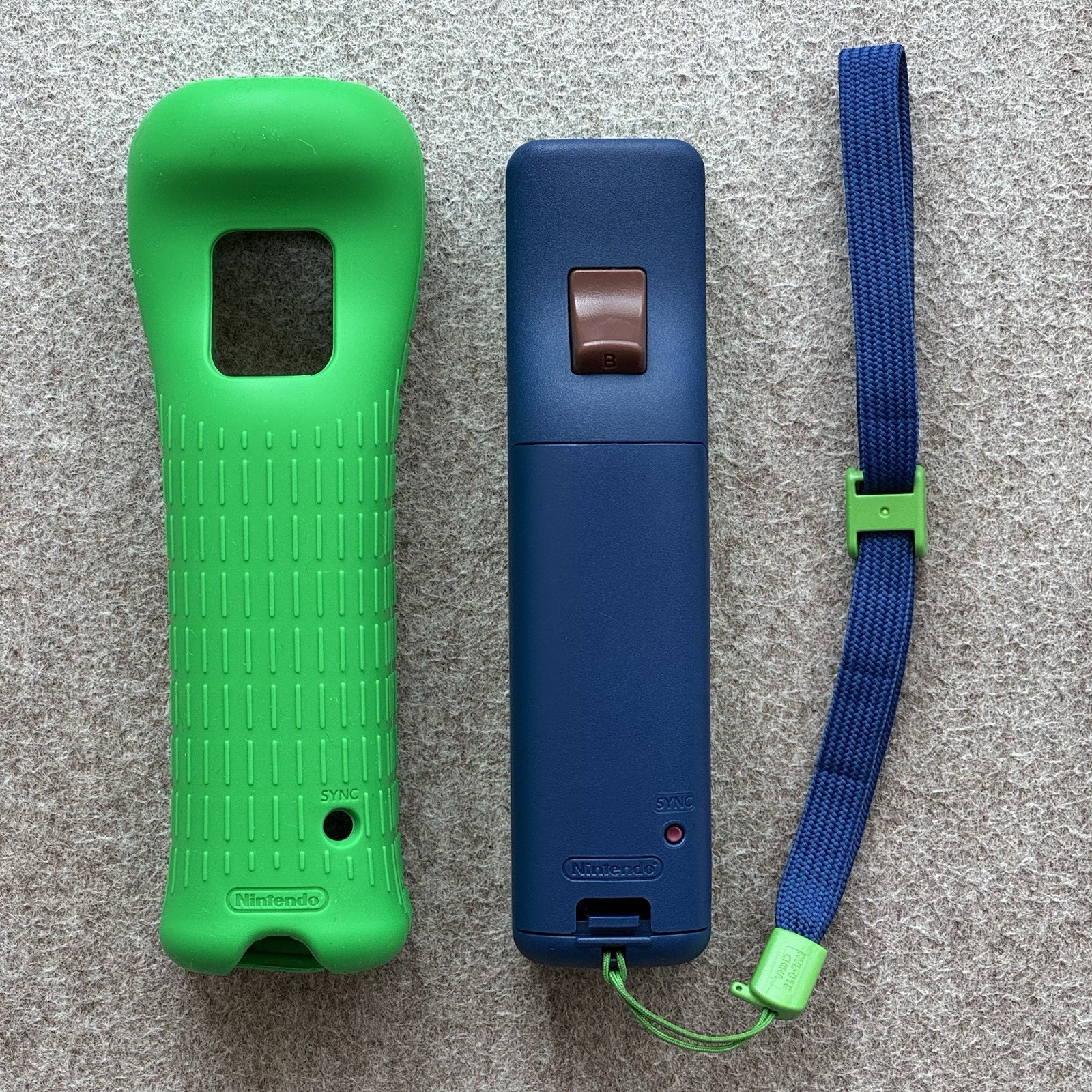 Nintendo Wii U Luigi Green Remote Plus Controller + Sleeve & Strap RVL-036